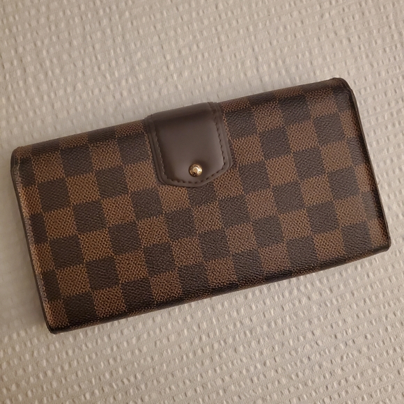 Louis Vuitton Wallet - Picture 2 of 6